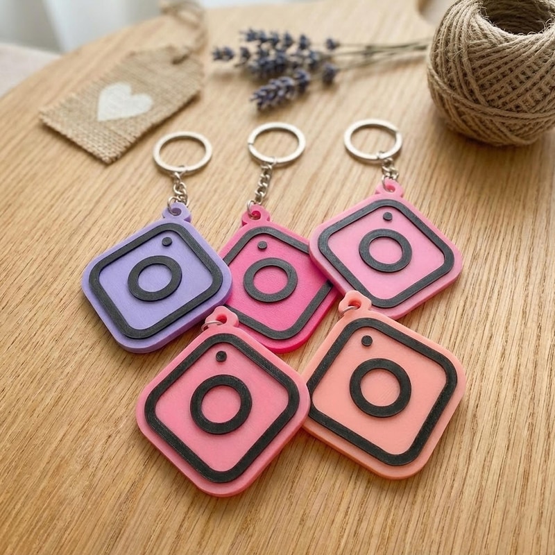 NFC smart keychain digital business card by Printerade